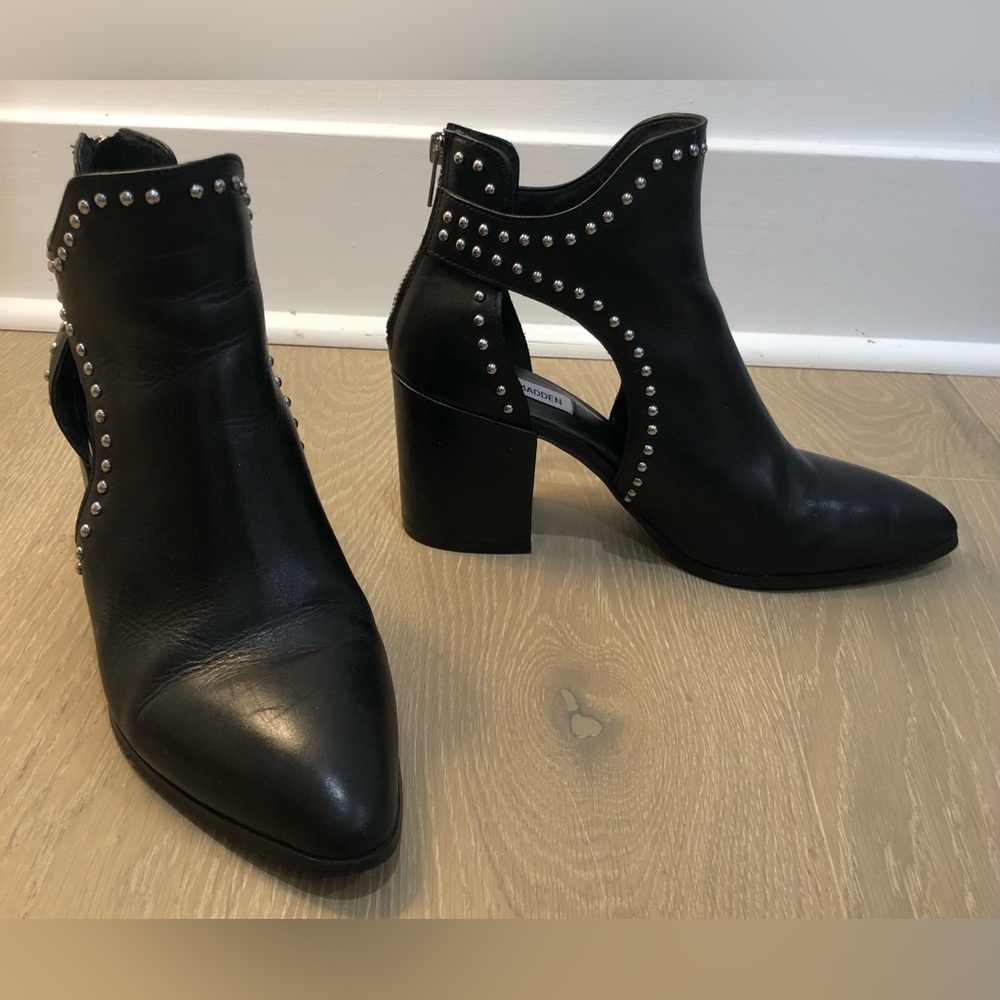 Steve Madden Justice Studden Cutout Bootie